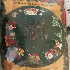 Vintage Bucilla tree skirt